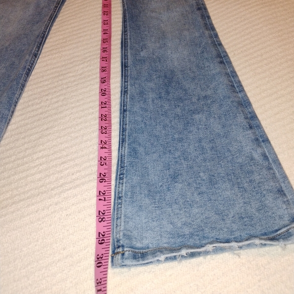 Edgely by Maurice's High Rise Flare Leg Jeans Women's 6 Short - Picture 3 of 10